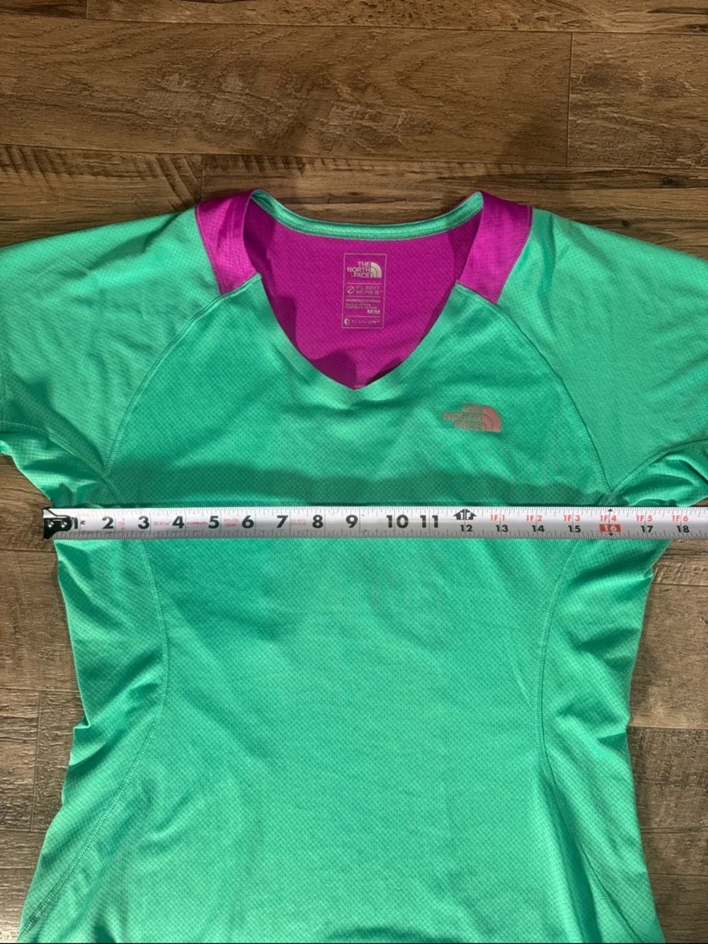 The North Face - Women's Green and Purple Flight Series Short Sleeve Tee -Size M - Picture 8 of 9